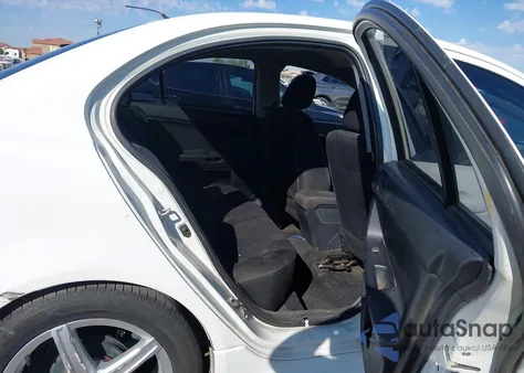 2015 Mitsubishi Lancer Es z USA, uszkodzony, nr VIN JA32U2FU9FU014918